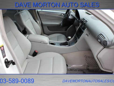 Used 2006 Mercedes-Benz C 230 Sedan image 17