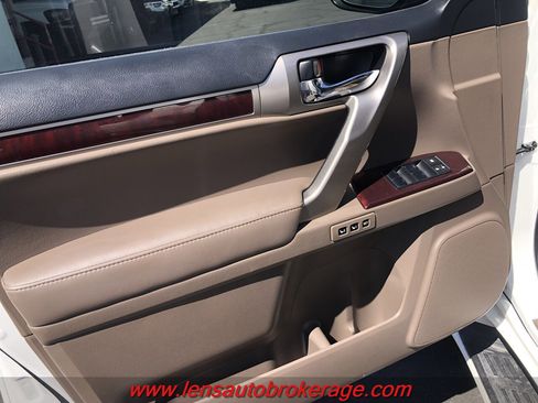 Used 2016 Lexus GX 460 w/ Premium Package image 9