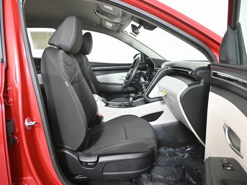 Used 2022 Hyundai Tucson SE image 13