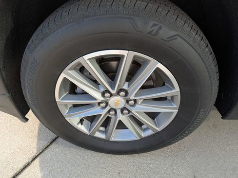 Used 2023 Chevrolet Traverse LT AWD/4WD image 10