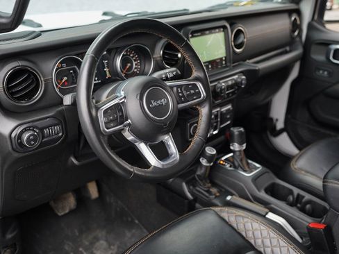 Used 2021 Jeep Gladiator Overland image 20