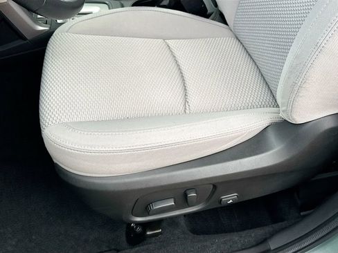 Used 2018 Subaru Forester 2.5i Premium w/ All-Weather Package AWD/4WD image 23
