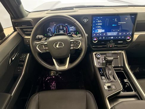 Used 2025 Lexus GX 550 w/ Cold Area Package AWD/4WD image 22