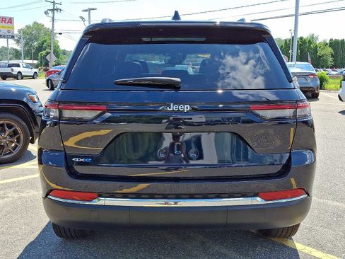 Used 2024 Jeep Grand Cherokee Limited 4xe image 6