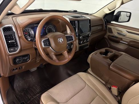 Used 2019 RAM 1500 Laramie AWD/4WD image 18