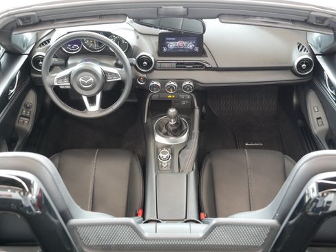 Used 2022 MAZDA MX-5 Miata Grand Touring w/ Weather Package RWD image 10