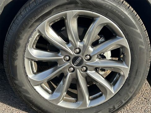 Used 2022 Lincoln Corsair FWD w/ Premium Package image 5