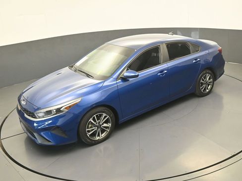 Used 2023 Kia Forte LXS FWD image 39