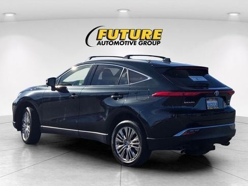 Certified 2022 Toyota Venza Limited image 7