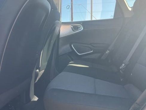 Used 2025 Kia Soul LX w/ LX Technology Package FWD image 23