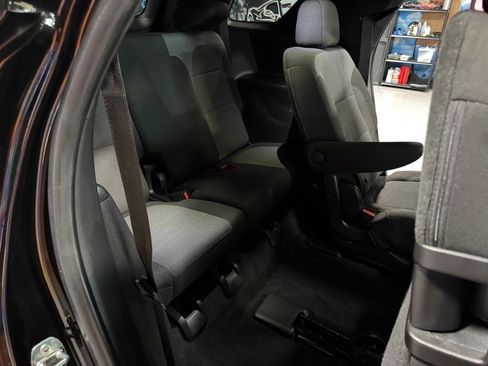 Used 2023 Chevrolet Traverse LT w/ LPO, Cargo Package AWD/4WD image 19
