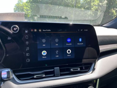 Used 2025 Chevrolet Equinox LT image 20