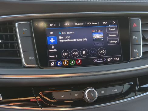 Used 2024 Buick Enclave Avenir w/ Avenir Technology Package image 16