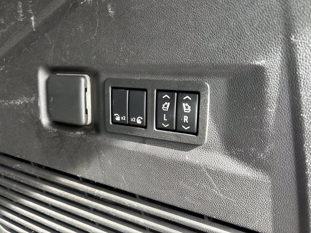 Used 2022 GMC Yukon AT4 w/ Max Trailering Package AWD/4WD image 51