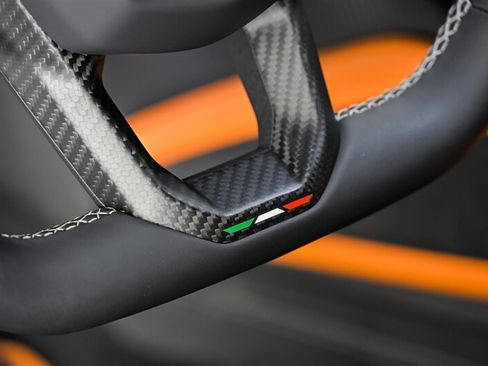 Used 2025 Lamborghini Revuelto AWD/4WD image 29