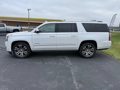 Used 2018 GMC Yukon XL Denali w/ Denali Ultimate Package AWD/4WD image 9