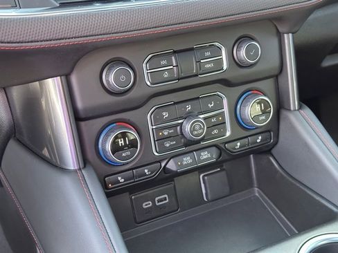 Certified 2024 Chevrolet Suburban RST w/ Luxury Package image 10