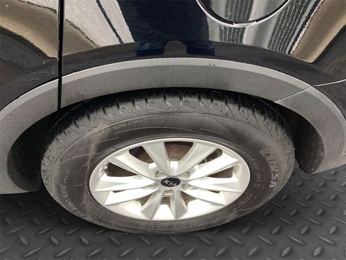 Used 2020 Kia Sorento LX image 23