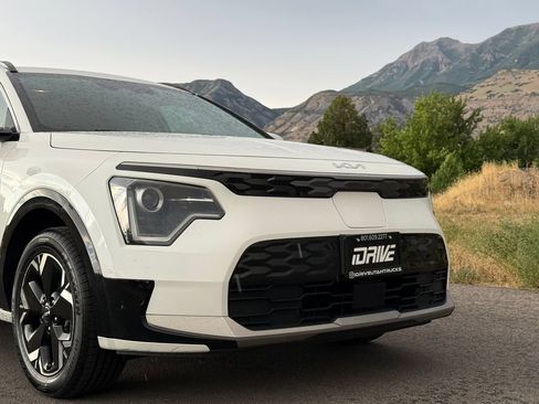 Used 2023 Kia Niro Wind FWD image 12