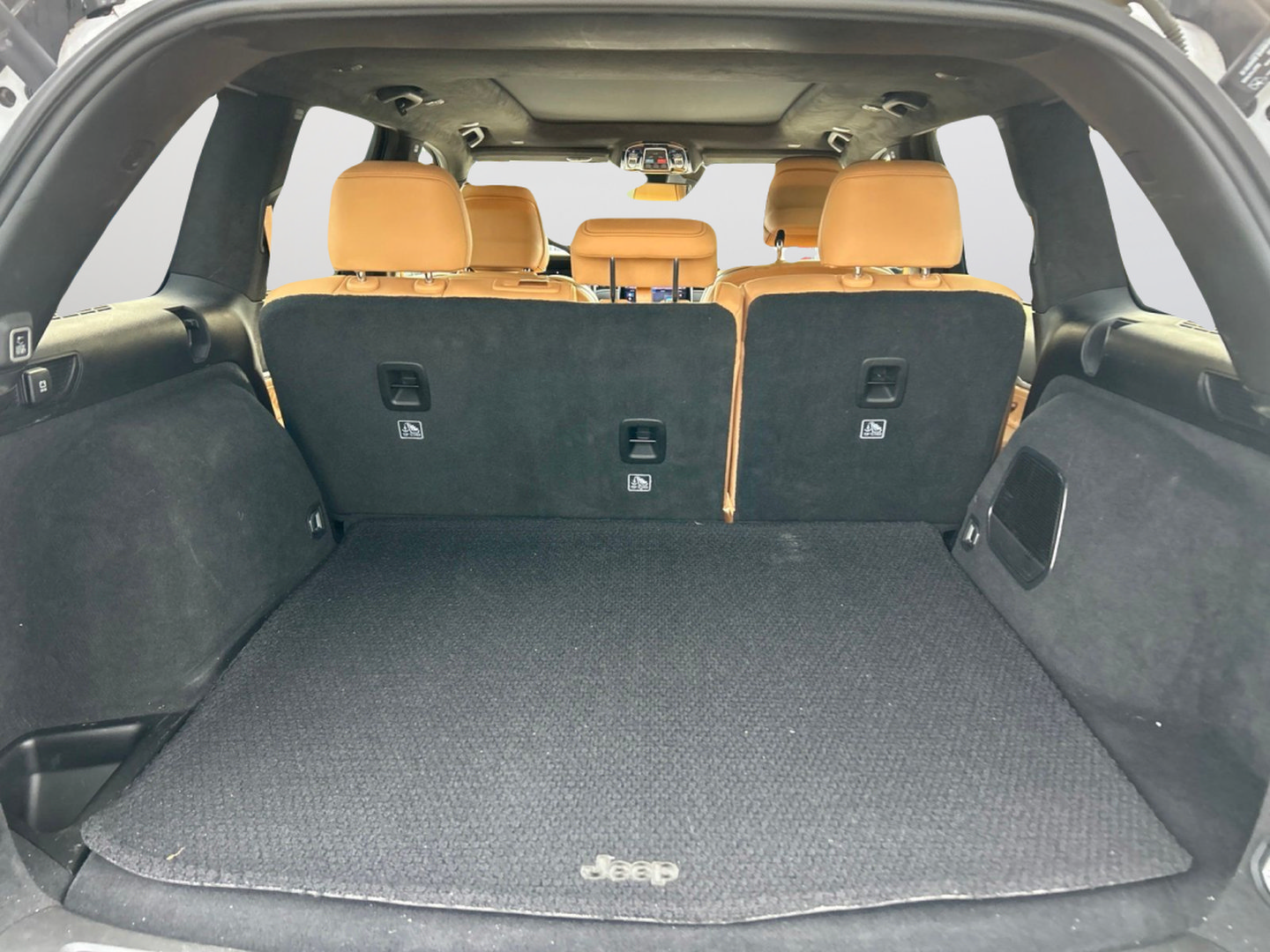 Certified 2022 Jeep Grand Cherokee Summit AWD/4WD image 39