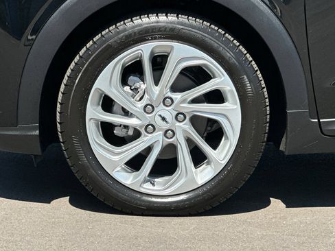 New 2027 Chevrolet Bolt LT w/ Comfort Package FWD image 25