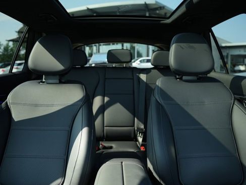 Used 2026 Mercedes-Benz GLC 300 4MATIC image 33