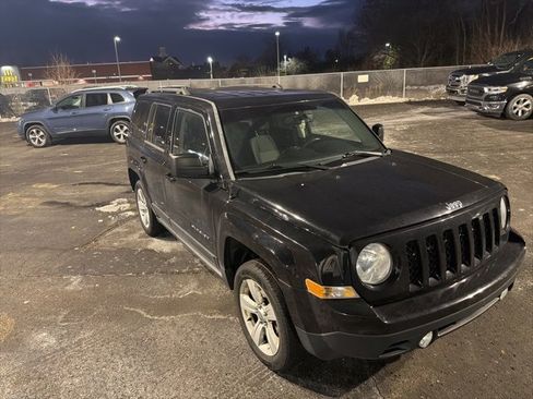 Used 2014 Jeep Patriot Latitude image 4
