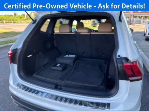 Certified 2023 Volkswagen Tiguan SE w/ Panoramic Sunroof Package AWD/4WD image 23