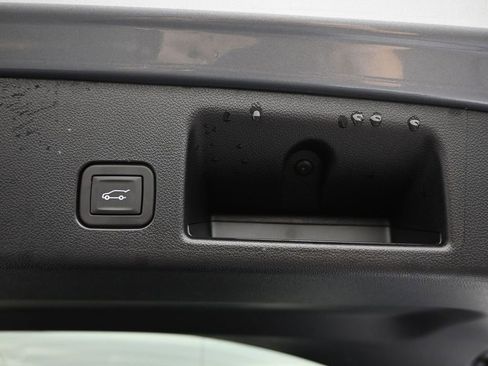 Used 2025 Chevrolet Equinox EV LT w/ Convenience Package image 40