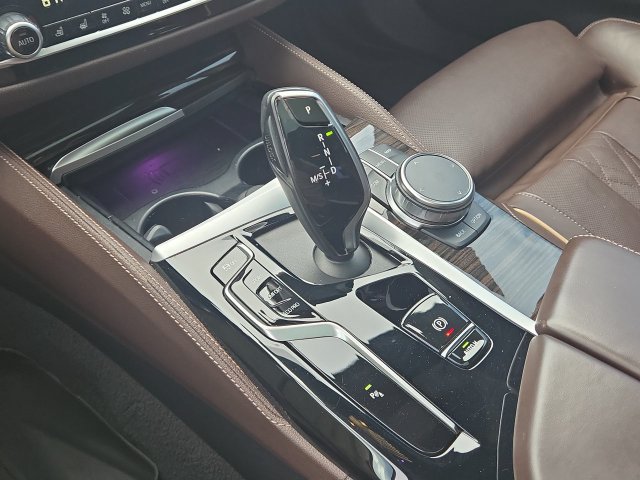 Used 2023 BMW 530i w/ M Sport Package RWD image 20