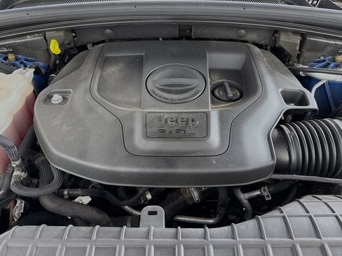 Used 2024 Jeep Grand Cherokee Summit AWD/4WD image 31