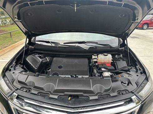 Used 2023 Chevrolet Traverse LT image 18
