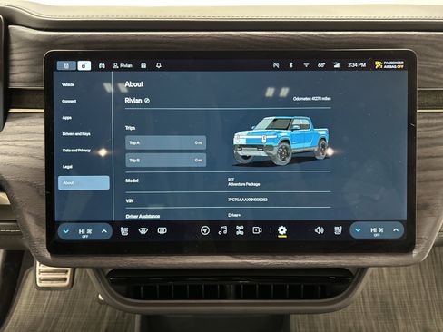 Used 2022 Rivian R1T Adventure image 27