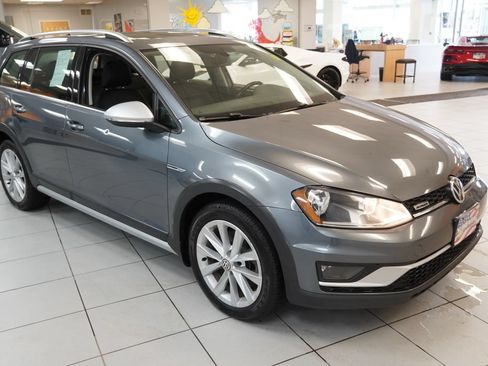 Used 2017 Volkswagen Golf Alltrack AWD/4WD image 17