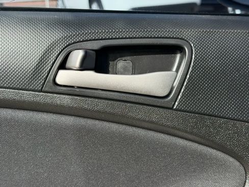 Used 2017 Hyundai Accent SE image 15