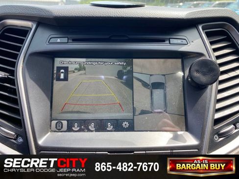 Used 2017 Hyundai Santa Fe FWD image 16