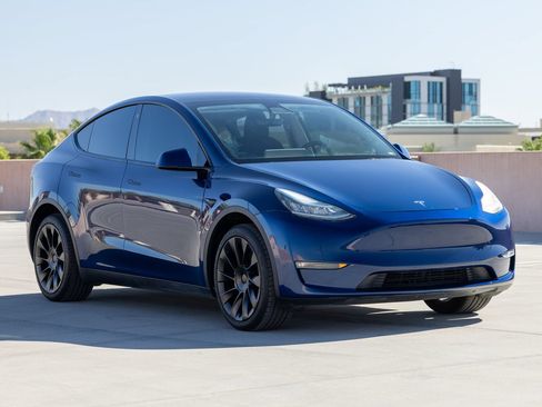 Used 2021 Tesla Model Y Long Range AWD/4WD image 4