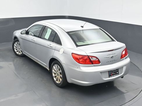 Used 2010 Chrysler Sebring Limited FWD image 38