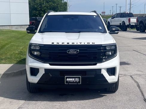 Certified 2025 Ford Expedition Max Platinum w/ Stealth Appearance Package AWD/4WD image 8