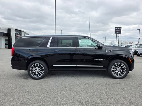 New 2026 GMC Yukon XL Denali w/ Sun & Power Step Package AWD/4WD image 9