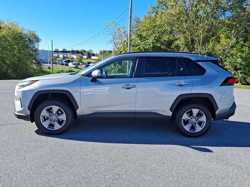 Certified 2022 Toyota RAV4 XLE image 4