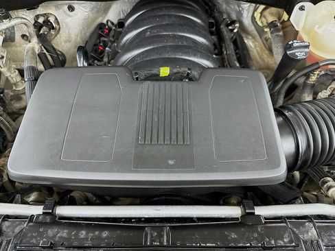 Used 2023 Chevrolet Silverado 1500 W/T w/ WT Value Package AWD/4WD image 35