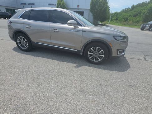 Used 2019 Lincoln Nautilus Select w/ Cargo Utility Package FWD image 14