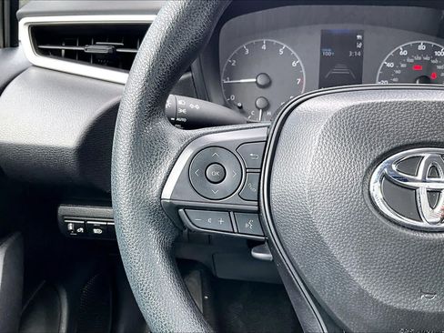 Used 2025 Toyota Corolla LE w/ LE Premium Package FWD image 23
