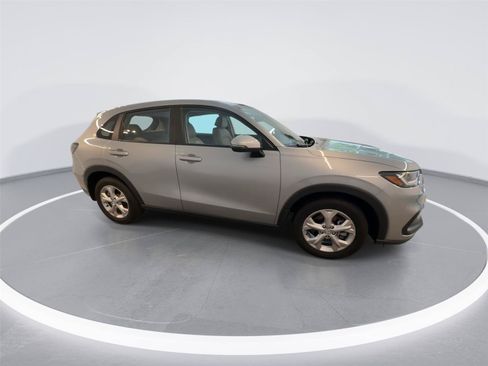 Used 2025 Honda HR-V LX image 8
