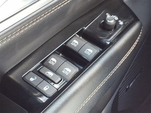 Used 2024 Jeep Wagoneer Series II image 18