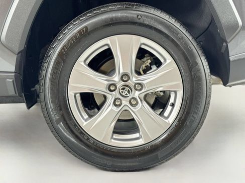Used 2025 Toyota RAV4 XLE FWD image 9