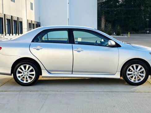 Used 2010 Toyota Corolla S image 6
