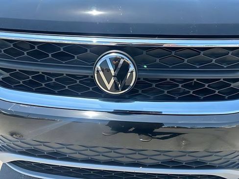 Used 2024 Volkswagen Taos SE AWD/4WD image 13
