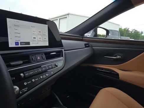 Used 2025 Lexus ES 350 w/ Premium Package FWD image 22